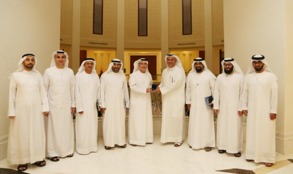 "غرفة الشارقة" و"اتصالات القابضة" يستشرفان الحلول التقنية المبتكرة لدعم مجتمع الأعمال