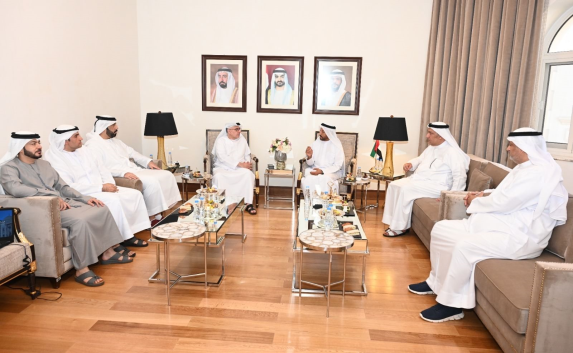 الموارد البشرية والتوطين وغرفة الشارقة تبحثان جهود تحقيق سياسات التوطين في القطاع الخاص