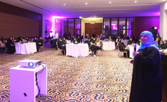 Sharjah chamber reviews the contribution of women